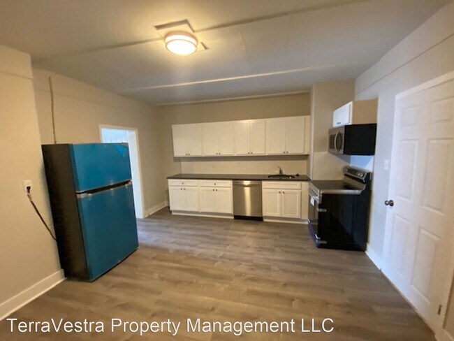 Building Photo - 3 br, 1 bath House - 103 W Broad Street