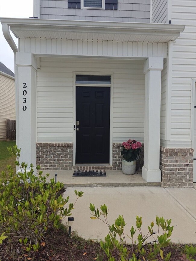 Foto del edificio - Beautiful 5 bedroom home built in 2022!
