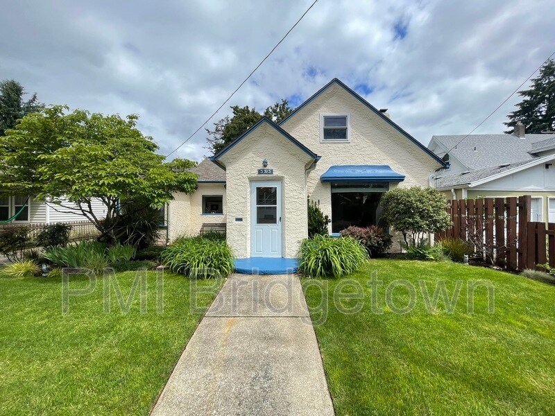 Primary Photo - 5715 SE Schiller St