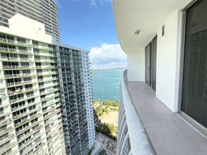 Building Photo - 1750 N Bayshore Dr