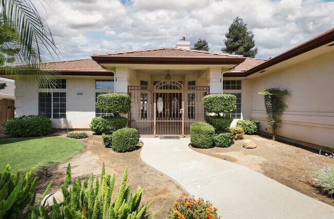 Foto del edificio - 4709 Laurel Springs Dr