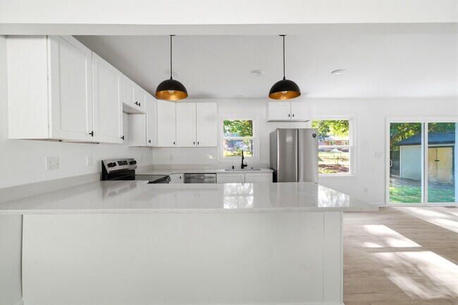 Foto del edificio - 6126 Amberly Ln