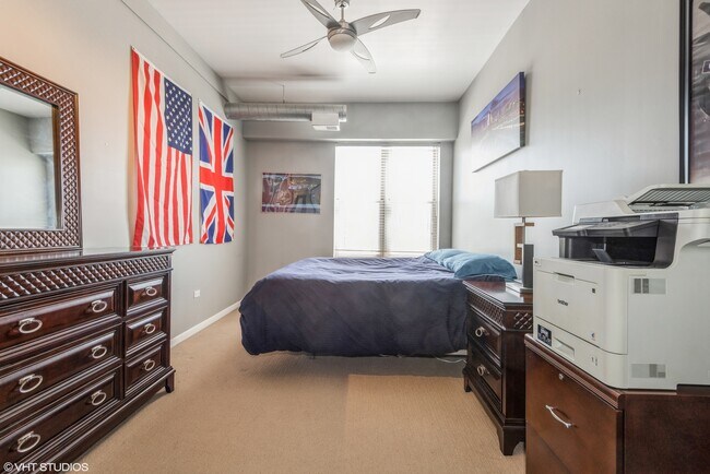 Foto del edificio - 1225 W Morse Ave