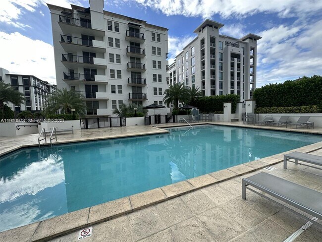 Foto del edificio - 4100 Salzedo St