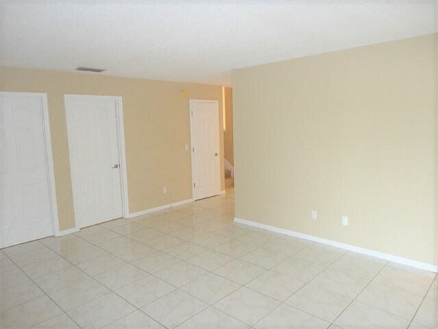 Building Photo - 2204 Albion Avenue