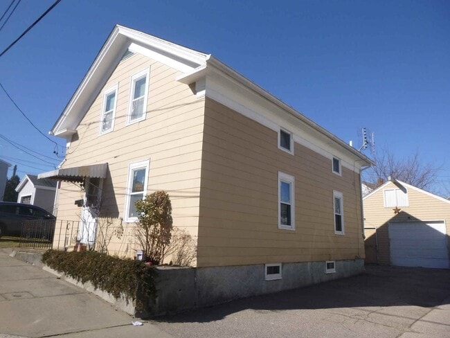 Foto del edificio - Providence/PC Area Single Family - $2,550