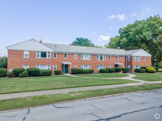 Foto del edificio - Emerald Village Apartments