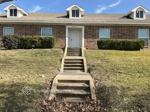 Building Photo - 1706 Surrey Ct