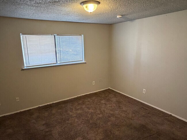 Building Photo - Townhouse Available soon ! GRAND PRAIRIE, TEXAS 75052