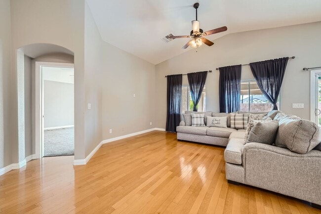 Foto del edificio - Great Henderson Single Story Home