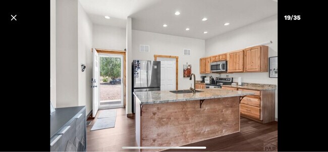 Foto del edificio - 349 W Buttercup Way