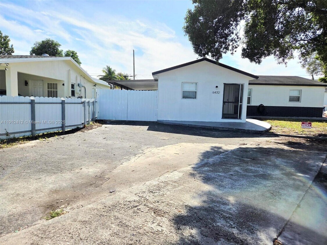 Foto principal - 6432 Dewey St