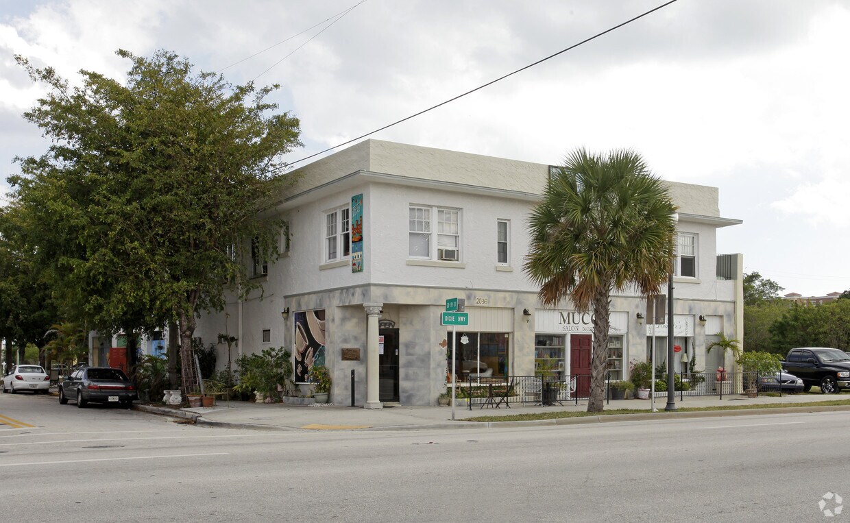 Primary Photo - Lara Lena Apartments