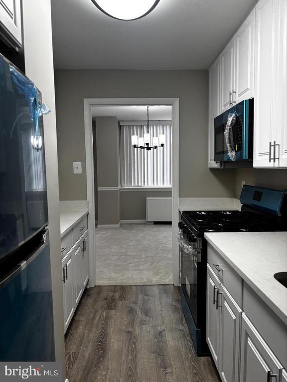 Building Photo - 5565 Columbia Pike