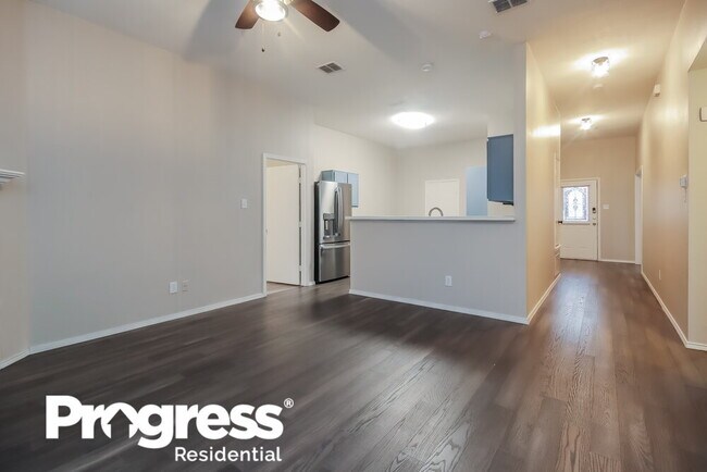 Building Photo - 912 McKavett Dr