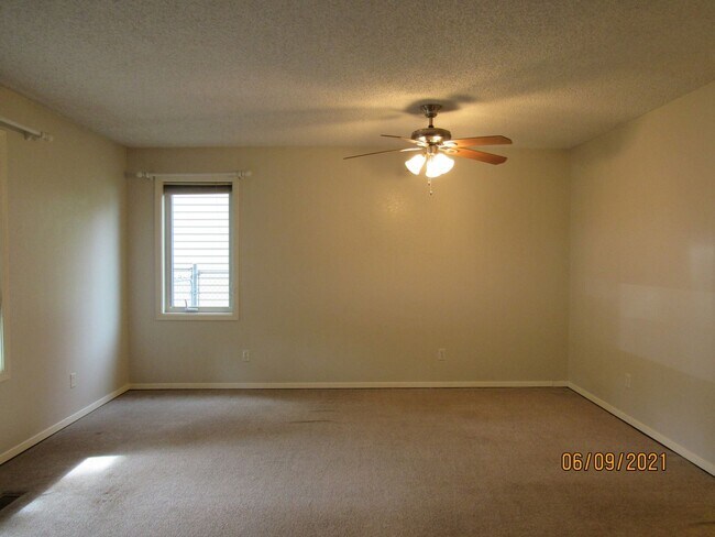 Building Photo - 2 br, 1 bath House - 810 Smythe Street #2