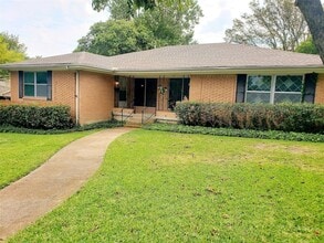 Building Photo - 7012 Kingsbury Dr