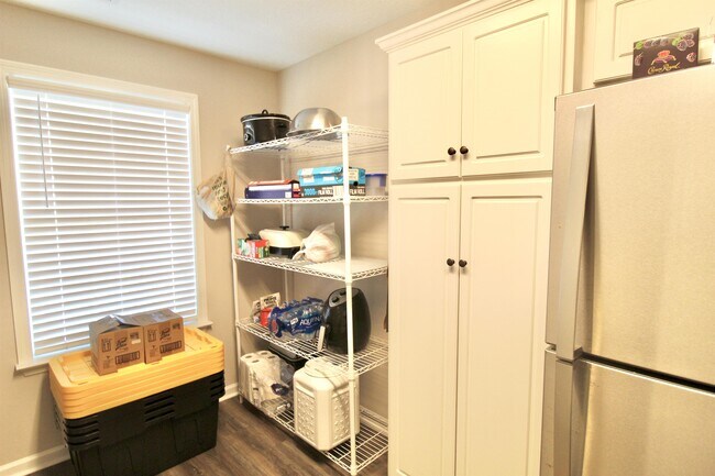 Building Photo - 426 Andover Dr