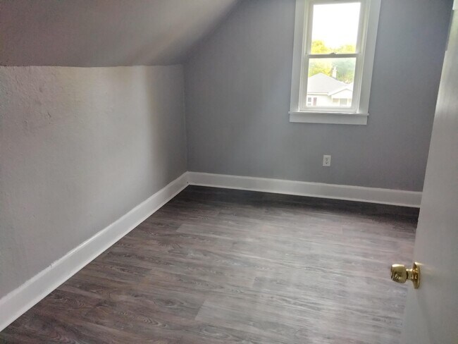 Building Photo - 4585 N 50th St