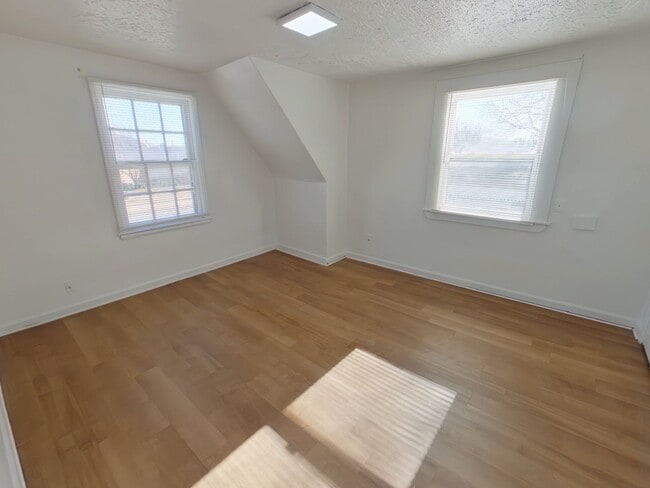 Foto del edificio - 703 S Hydraulic Ave