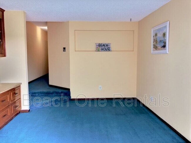 Building Photo - 625 N Waccamaw Dr