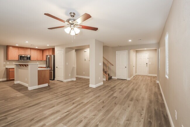 Foto del edificio - 124 Icy River Ave