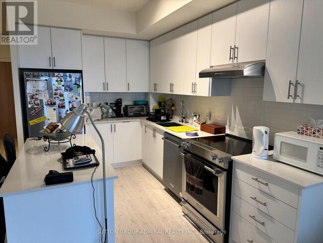 Building Photo - 8960 Jane St