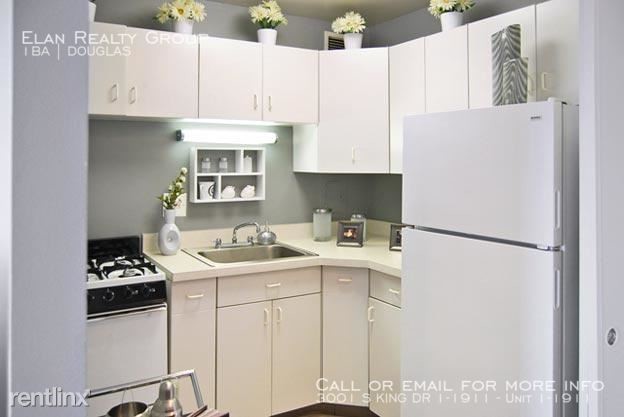 Building Photo - Prairie Shores (3001 S KING DR 1-1911)