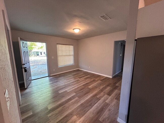 Building Photo - COMPLETELY REHABBED 3/2 with Double Garage...