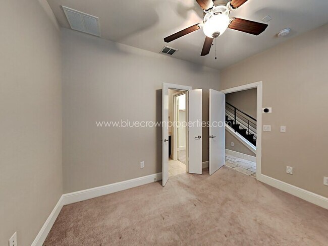 Building Photo - 3200 Ross Ave
