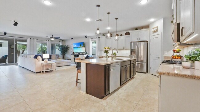 Building Photo - 22451 E Avenida Del Valle
