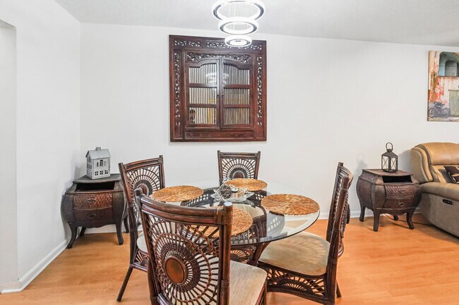 Foto del edificio - 6650 Royal Palm Blvd