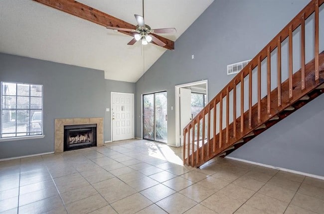 Building Photo - 200 Pecan Dr