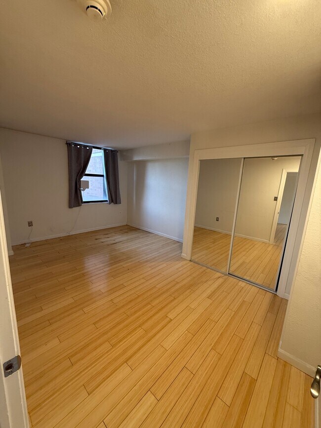 Dormitorio principal - 1301 Speer Blvd