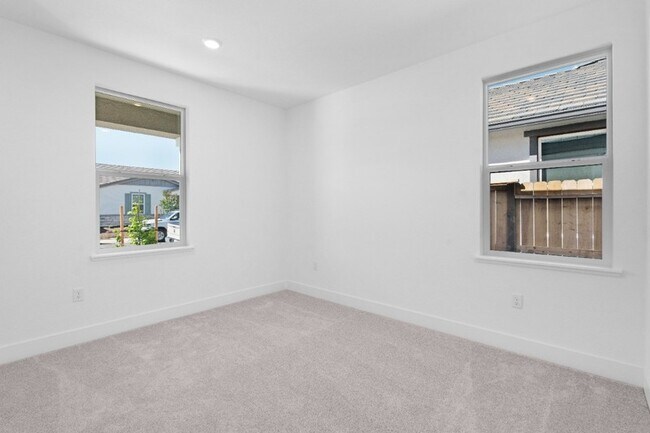 Foto del edificio - 8069 Gwinn Cir