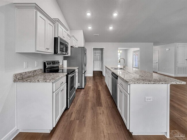 Foto del edificio - 5683 Montauk Way