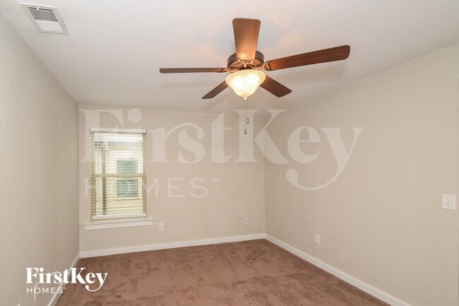 Foto del edificio - 155 Deer Creek Dr