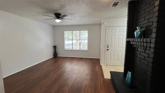 Building Photo - 9615 Dalewood Dr