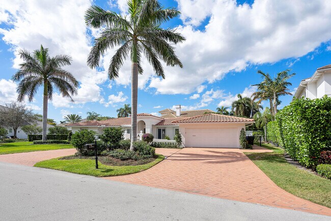 Foto del edificio - 1251 Thatch Palm Dr