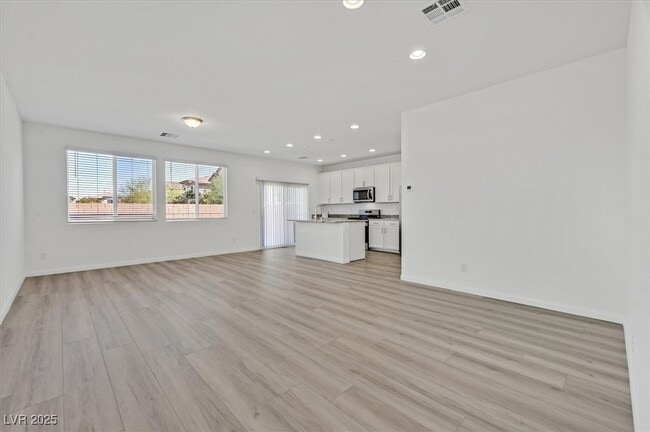 Foto del edificio - 8124 Rockflower St