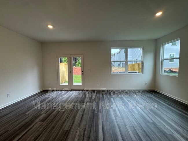 Building Photo - 268 Rydal Wy