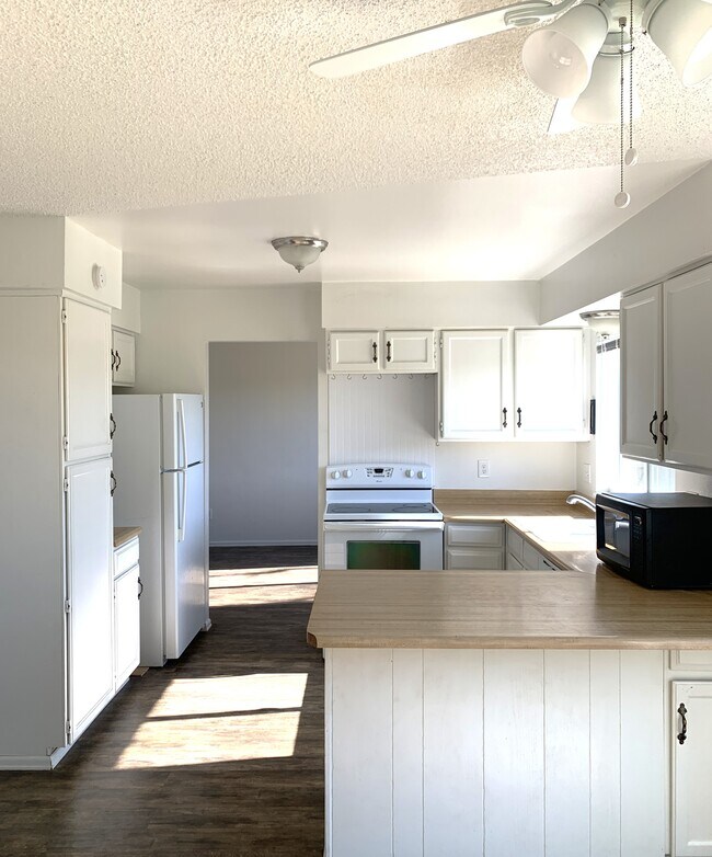 Building Photo - 122 Crawford Cir