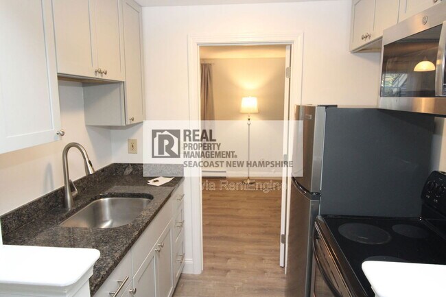 Foto del edificio - 93 Henry Law Ave