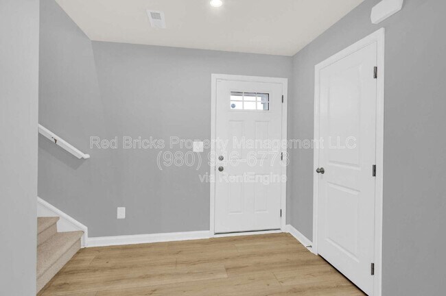 Building Photo - 3212 Coast Oak Rd