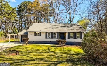 Building Photo - 402 Emmett St