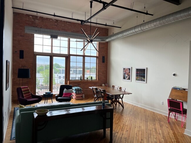 Building Photo - $2,300 - Spacious Loft in Corktown