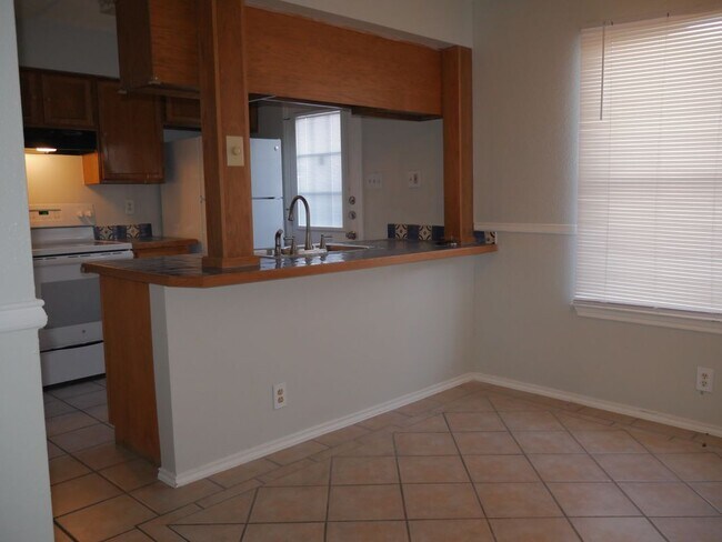 Foto del edificio - 4949 Hamilton Wolfe Rd