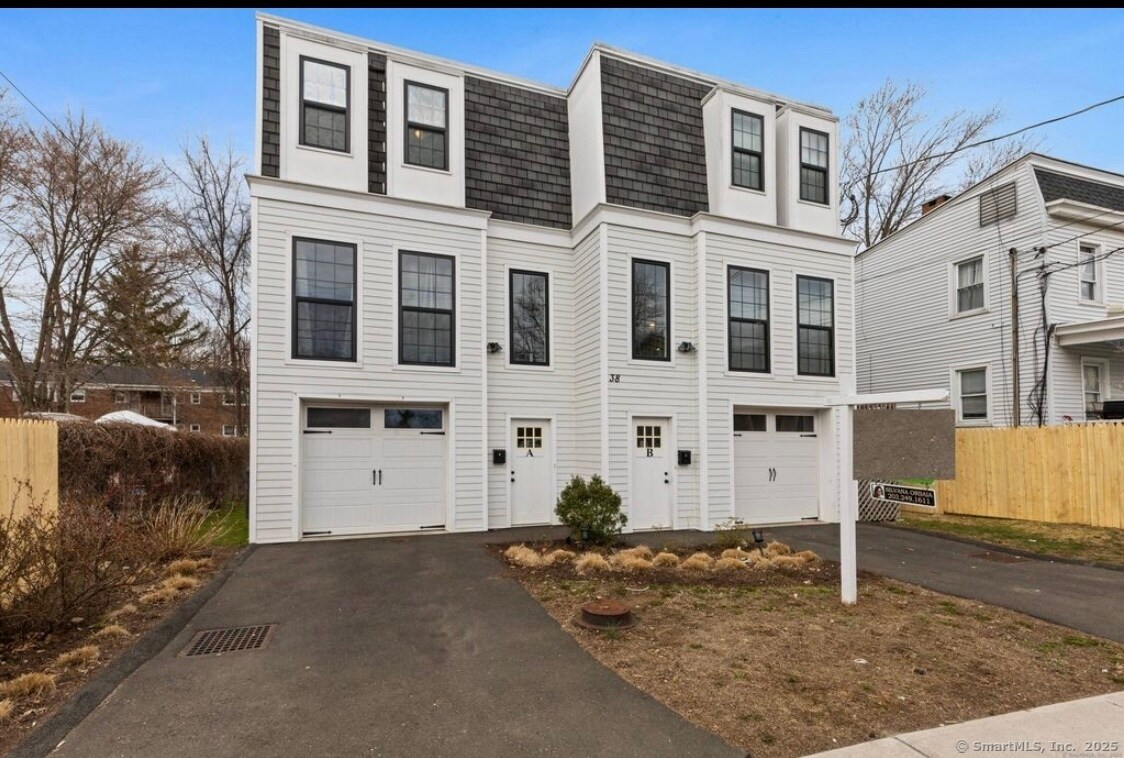 Foto principal - 38 W Washington Ave