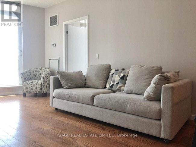 Building Photo - 208 Queens Quay W