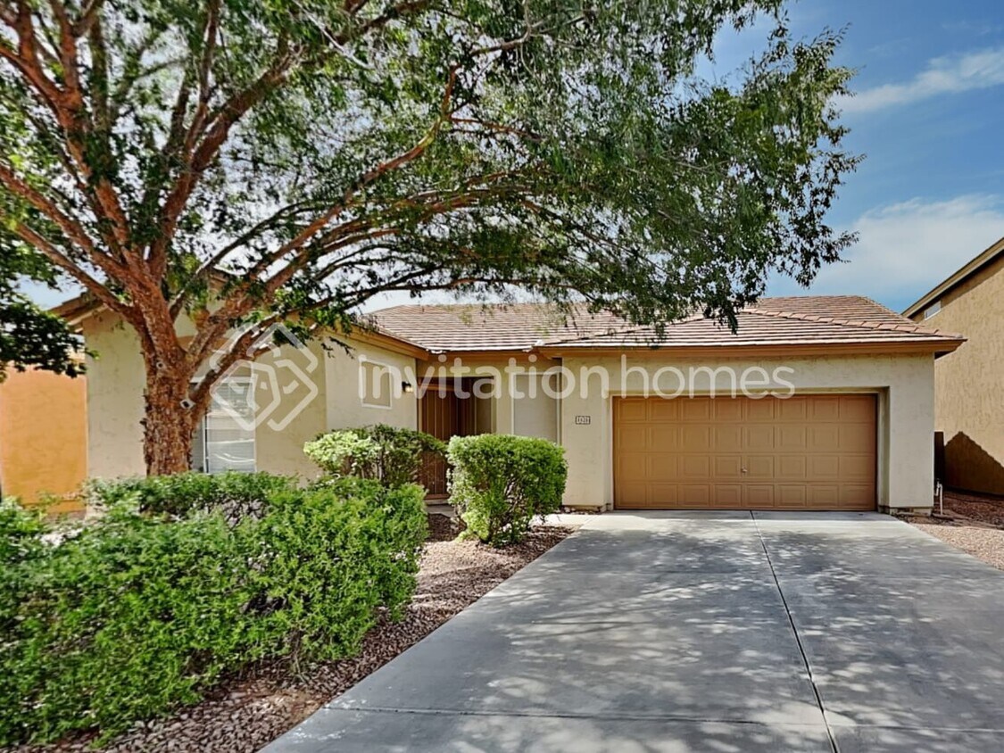 Primary Photo - 1121 E Bosi St